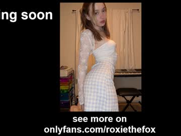 Roxiethefox Chaturbate stream image from February 25, 2026