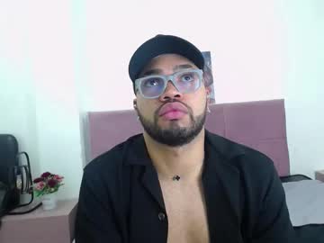 Maximiliano_V Chaturbate stream image from February 25, 2026