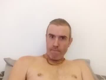 Couplesandgirlswatchme Chaturbate stream image from February 25, 2026