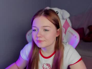 Elinavale Chaturbate stream image from February 25, 2026