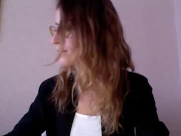 Olyra11 Chaturbate stream image from February 25, 2026