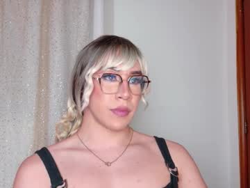 Alonehazel Chaturbate stream image from February 25, 2026