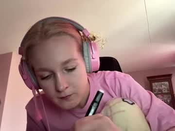 Annellebenney Chaturbate stream image from February 25, 2026