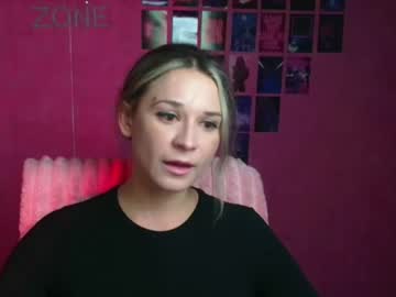 Moonsusanna Chaturbate stream image from February 25, 2026