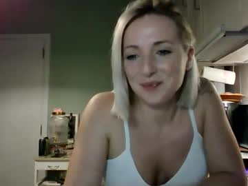 Novaverakiss Chaturbate stream image from February 25, 2026