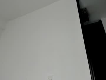 Crimsonetoile Chaturbate stream image from February 25, 2026