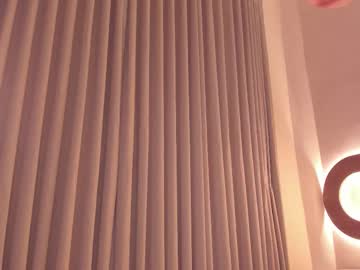 Victhoria_Red Chaturbate stream image from February 25, 2026