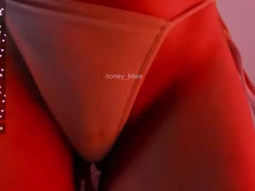 Honey_Bitee Chaturbate stream image from February 26, 2026