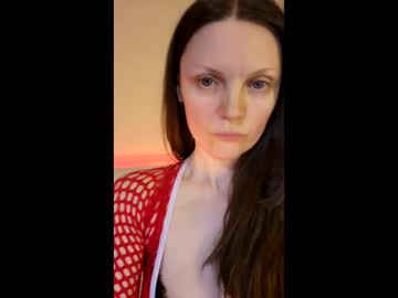 Helenxlove Chaturbate stream image from February 26, 2026
