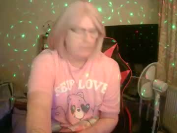 Kerrylouisetvmelksham Chaturbate stream image from February 26, 2026