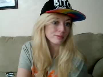 Mizzymay10101 Chaturbate stream image from February 26, 2026