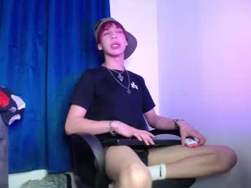 Luckystrickee Chaturbate stream image from February 26, 2026