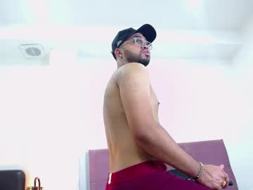 Maximiliano_V Chaturbate stream image from February 26, 2026
