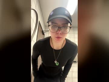 Yourfavoriteshorty Chaturbate stream image from February 26, 2026