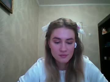 Maybellebombich Chaturbate stream image from February 26, 2026