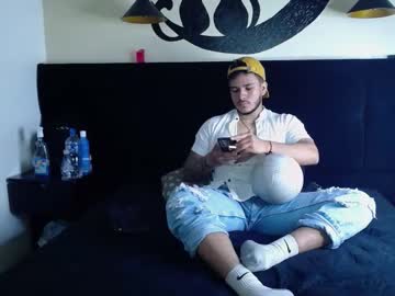 Sweettguy_ Chaturbate stream image from February 26, 2026