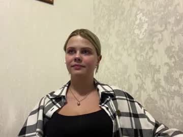 Constancecovil Chaturbate stream image from February 26, 2026