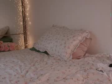 Eviesapphire Chaturbate stream image from February 26, 2026