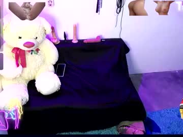 Zaraluxx Chaturbate stream image from February 27, 2026