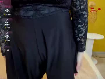 Charlottecurvyy Chaturbate stream image from February 27, 2026