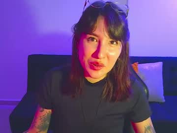 Yulienne Chaturbate stream image from February 27, 2026