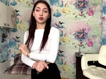Luanagilford Chaturbate stream image from February 27, 2026