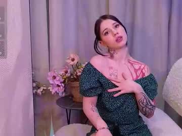 Vikiwild Chaturbate stream image from February 27, 2026