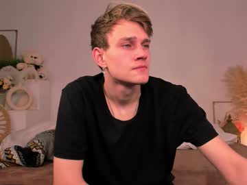 Volan_Starts Chaturbate stream image from February 27, 2026