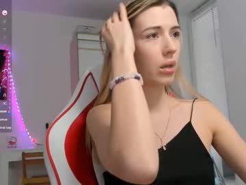 Askcaroline Chaturbate stream image from February 27, 2026