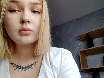 Lilianniimi Chaturbate stream image from February 27, 2026