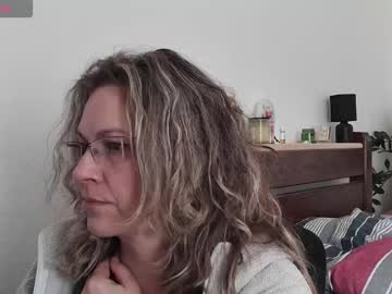 Vixenjae Chaturbate stream image from February 27, 2026