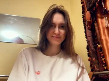 Lanniepriess Chaturbate stream image from February 27, 2026