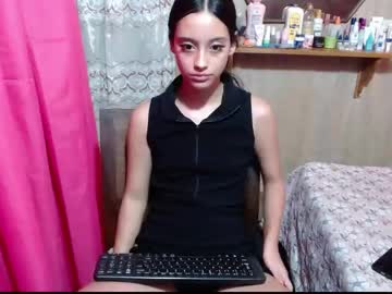 Lunawillis Chaturbate stream image from February 27, 2026
