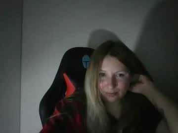 Poliholly Chaturbate stream image from February 27, 2026