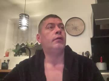 Guil0 Chaturbate stream image from February 28, 2026