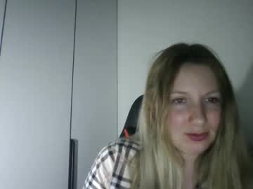 Poliholly Chaturbate stream image from February 28, 2026