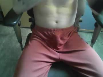 Dannylbnz Chaturbate stream image from March 01, 2026