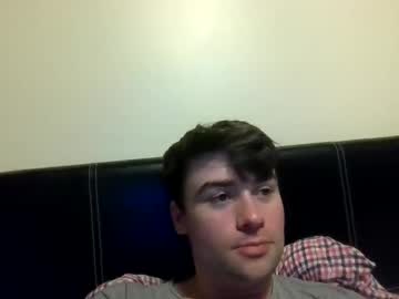 Bozoluninss Chaturbate stream image from March 01, 2026