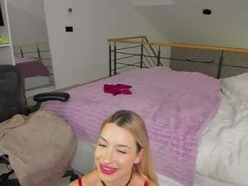Lucieluxe Chaturbate stream image from March 02, 2026