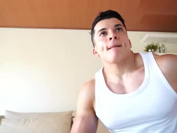 Maximohoot Chaturbate stream image from March 02, 2026