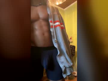 Trillahung Chaturbate stream image from March 02, 2026