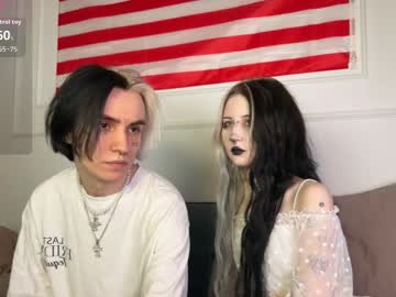 Veryraretwins Chaturbate stream image from March 04, 2026