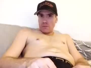 Couplesandgirlswatchme Chaturbate stream image from March 04, 2026
