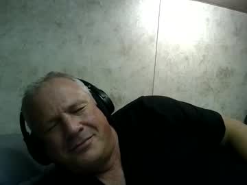 Spankmebitches1 Chaturbate stream image from March 04, 2026