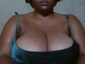 Queen2302 Chaturbate stream image from March 04, 2026