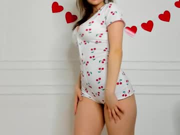 Calyra Chaturbate stream image from March 04, 2026