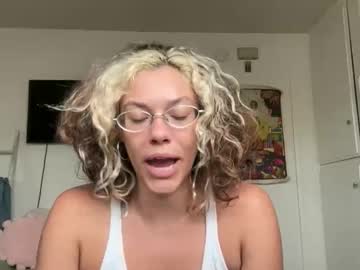 Kennibby Chaturbate stream image from March 04, 2026