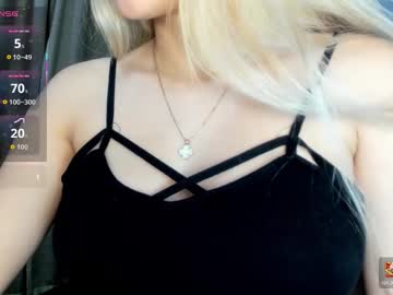 Miacarperrlux Chaturbate stream image from March 05, 2026