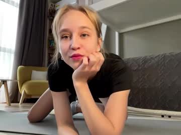 Crystalpinnt Chaturbate stream image from March 05, 2026