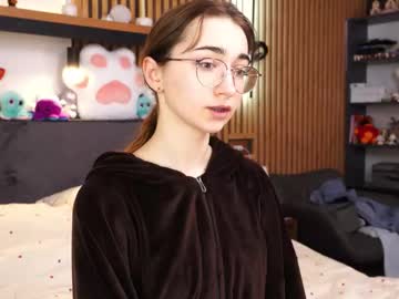 Polly_Bee Chaturbate stream image from March 05, 2026
